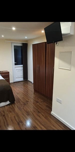 Studio Flat, Cranhurst Road, NW2 - Photo 1