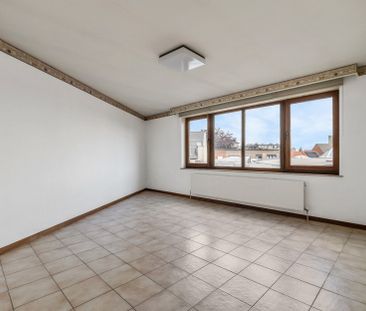 Lichtrijk appartement met 2 slaapkamers, terras en garagebox - Foto 2