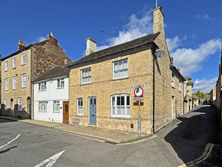3 bedroom end of terrace house to rent - Photo 3