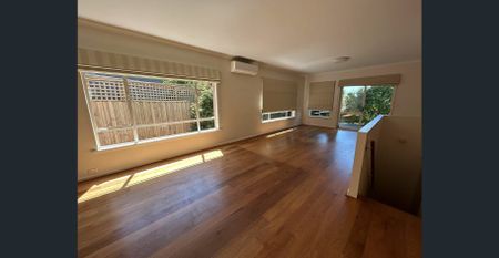 Elegant Family Living with Pool the Heart of Mont Albert North!!! - Photo 3