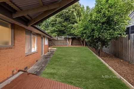 5 Smithdene Avenue, Ringwood East - Photo 4
