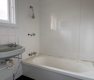 Fresh Semi Detached! - Photo 5