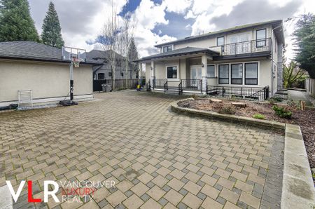 House in Vancouver West Side, BC - Photo 2