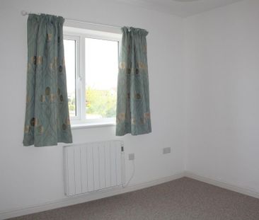 3 bedroom flat to rent - Photo 3