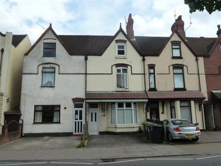 1 bedroom in a house share to rent - Photo 2