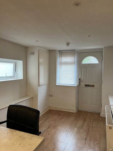2 Bed Flat, Clarendon Road, LU2 - Photo 4