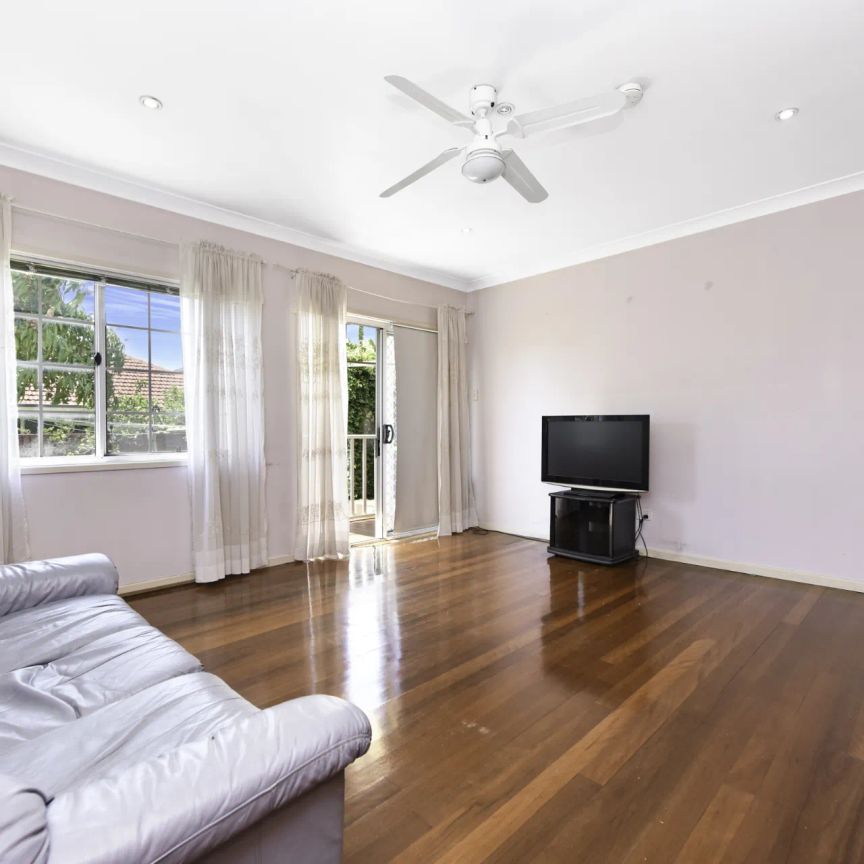 Four bedroom family home in convenient Burwood location - Photo 1