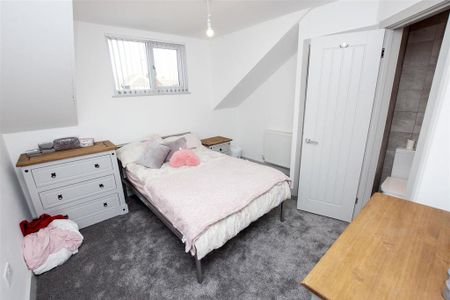 6 bedroom house to rent - Photo 4