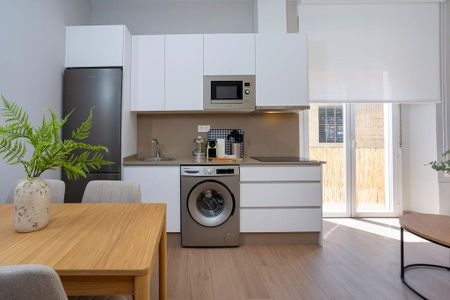 Calle Trinidad Grund, Málaga, Andalusia 29001 - Photo 3