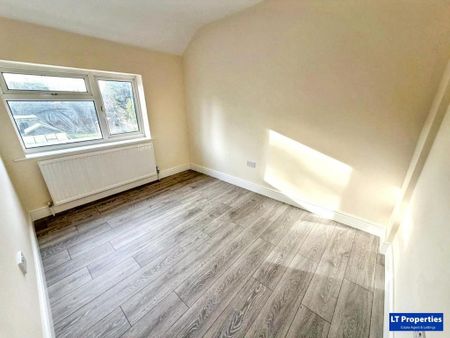 3 bedroom semi-detached house to rent - Photo 2