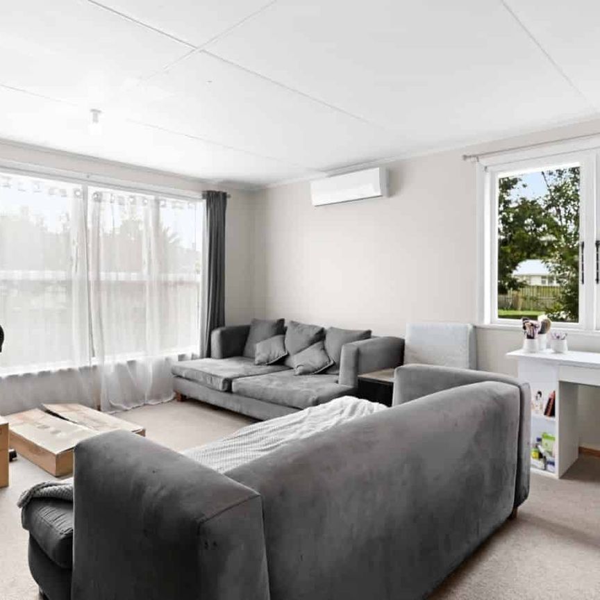 Affordable 4 Bedroom Home in Chartwell - Photo 1