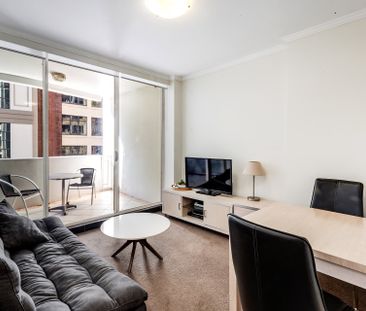 Fully Furnished Studio Apartment at Oaks Trafalgar! - Photo 6