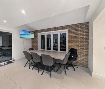 4 bedroom detached house to rent - Photo 4