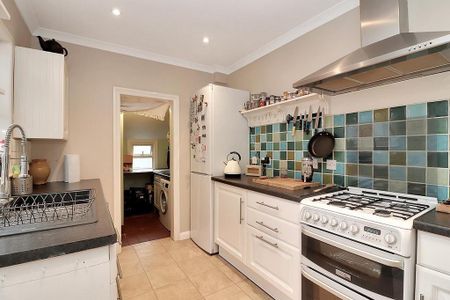 3 bedroom semi-detached house to rent - Photo 5