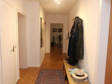 Großzügige 3-Zimmer-Wohnung mit Dachterrasse und Garage in Kassel-Kirchditmold - Photo 2