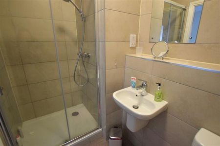 1 Bedroom Apartment To Let - Photo 4