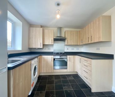 3 bedroom End Terraced House to let - Photo 2