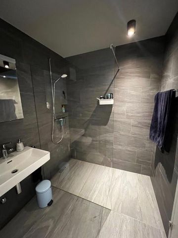 Moderne Erdgeschosswohnung in naturnaher Lage - Photo 2