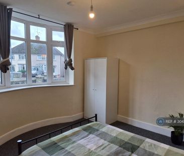 1 bedroom in a house share to rent - Photo 5