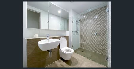 Two-Bedroom Meriton Apartment with swimming pool and GYM in Fantastic Location - Photo 4