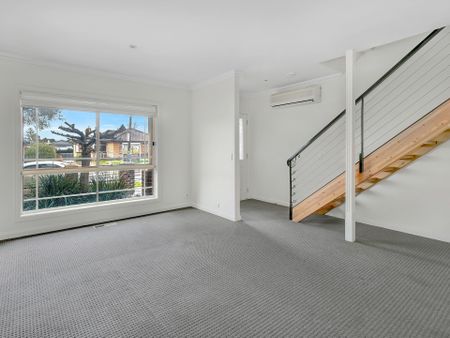 Low Maintenance Living in Essendon - Photo 5