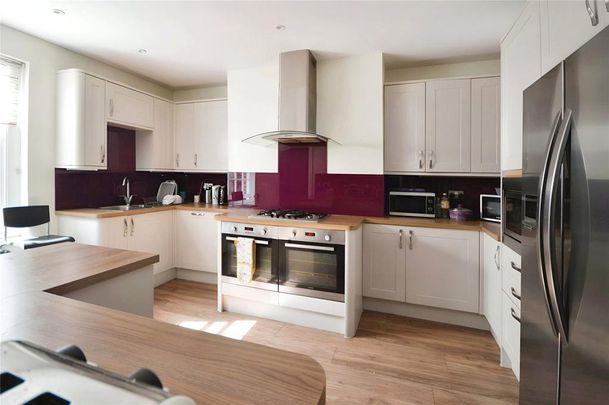 1 bedroom in a house share to rent - Photo 1