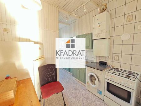 3 pokojowe mieszkanie z balkonem, ścisłe centrum - Zdjęcie 3