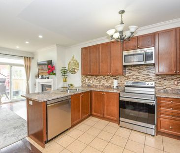 For Lease - 30 Lorenzo Circle, Brampton, Ontario - Photo 6