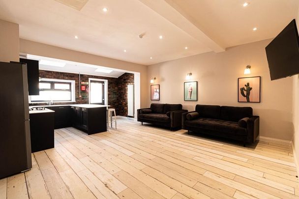 5 bedroom house to rent - Photo 1