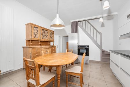 Zeer ruime 4 Slaapkamerwoning met tuin in Gent te huur - Photo 5