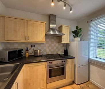 Studio to rent - Photo 2