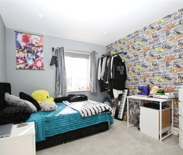 3 bedroom detached house to rent - Photo 2