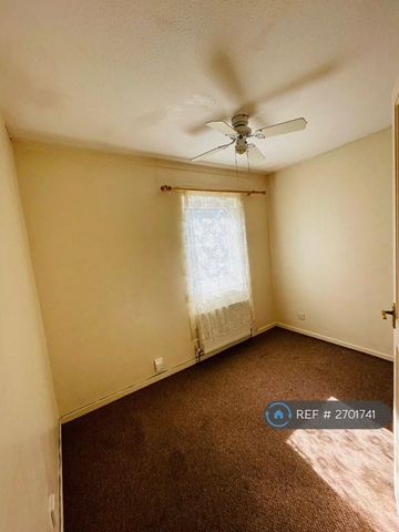 3 bedroom terraced house to rent - Photo 5