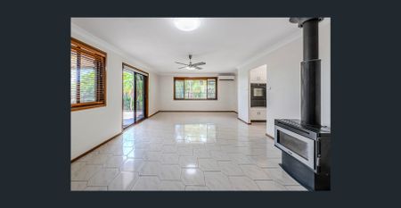 This immaculate home has everything to offer the growing family. - Photo 4