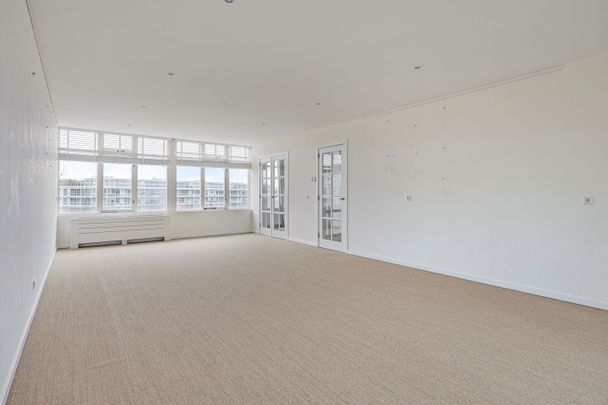 Appartement te huur: Burgemeester De Monchyplein 132 2585 DG Den Haag - Photo 1
