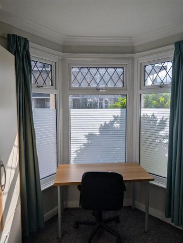 3 bedroom private hall to rent - Photo 3