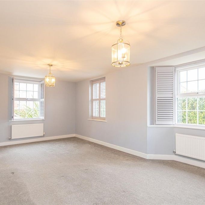 4 bed House - Detached To Let - Photo 1