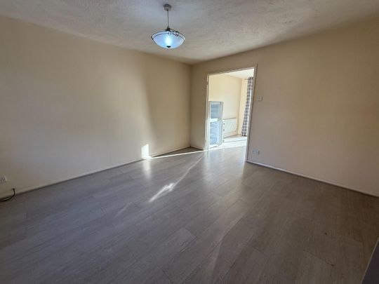 3 Bed House - Detached - Photo 1