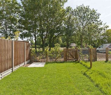A contemporary two bedroom semi-detached home in Bentley - Photo 6