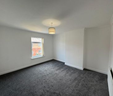 2 bedroom House To Let - Photo 2