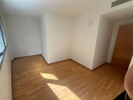 Piso de alquiler en Centre - Estació - Photo 3