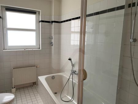 Lüdenscheid: Moderne 3-Zimmer-Dachgeschoss-Wohnung mit kleinem Balkon - Photo 3