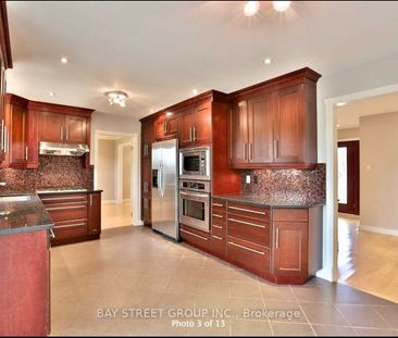 Detached Home For Lease | C8143962 - Photo 6