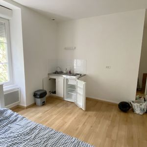Location Appartement 1 pièce 24m² ANGERS 49000 - Photo 2