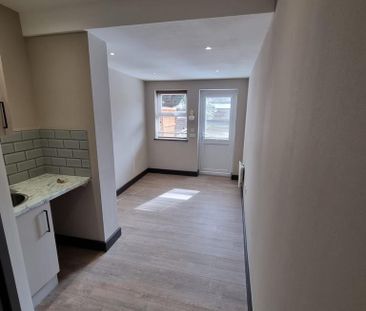Studio to rent - Photo 6