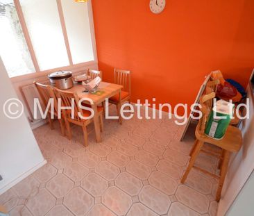 2 Bedroom Mid Terraced House for rent in Consort View - Photo 5