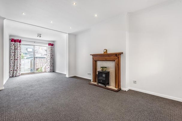 3 bedroom semi-detached house to rent - Photo 1