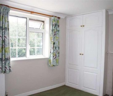 Borough Hill, Petersfield, Hampshire, GU32 - Photo 3