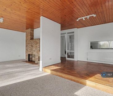 5 bedroom detached house to rent - Photo 4