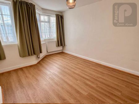 3 bedroom flat to rent - Photo 5